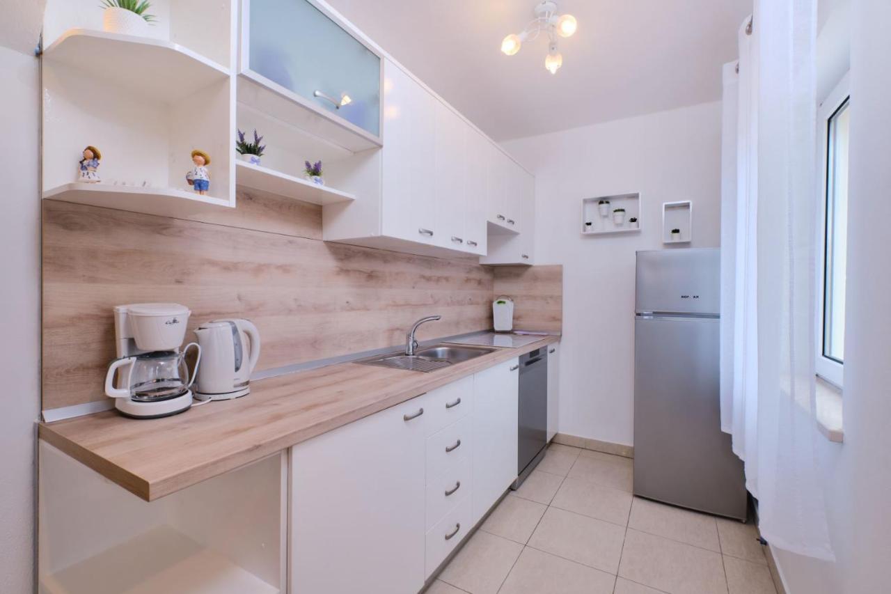 Apartmani Tanja Martinšćica Exterior foto